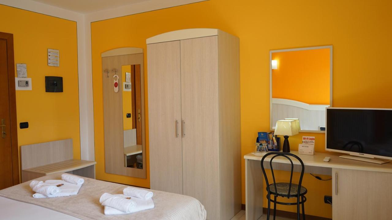 Albergo Bel Soggiorno Oggebbio Luaran gambar