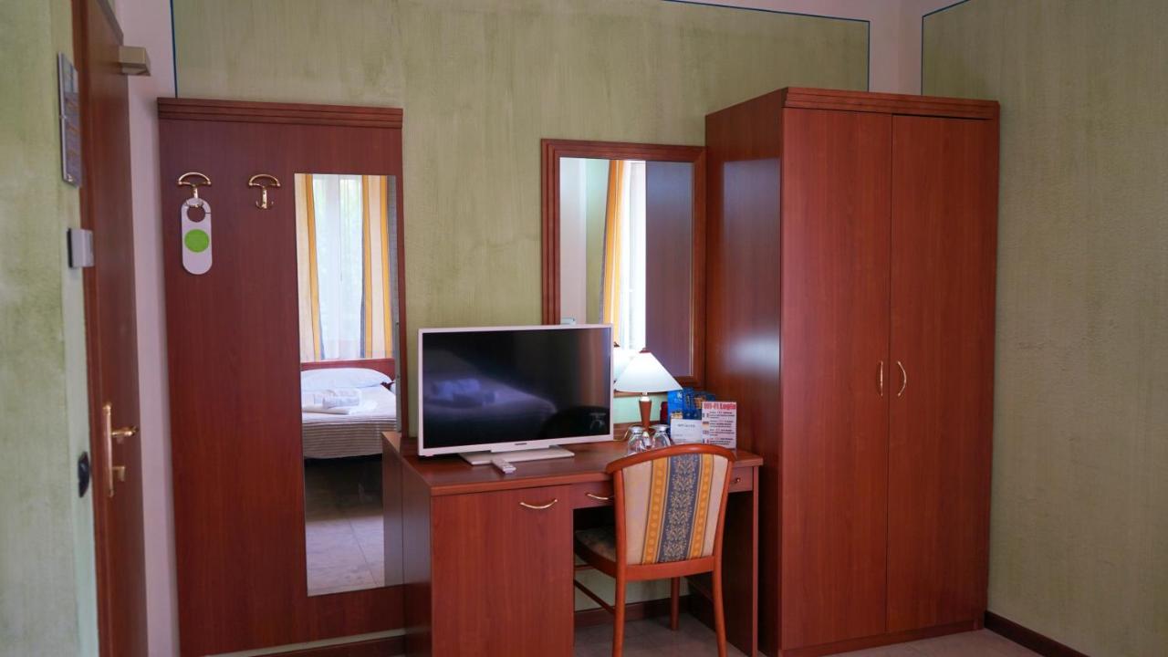 Albergo Bel Soggiorno Oggebbio Luaran gambar